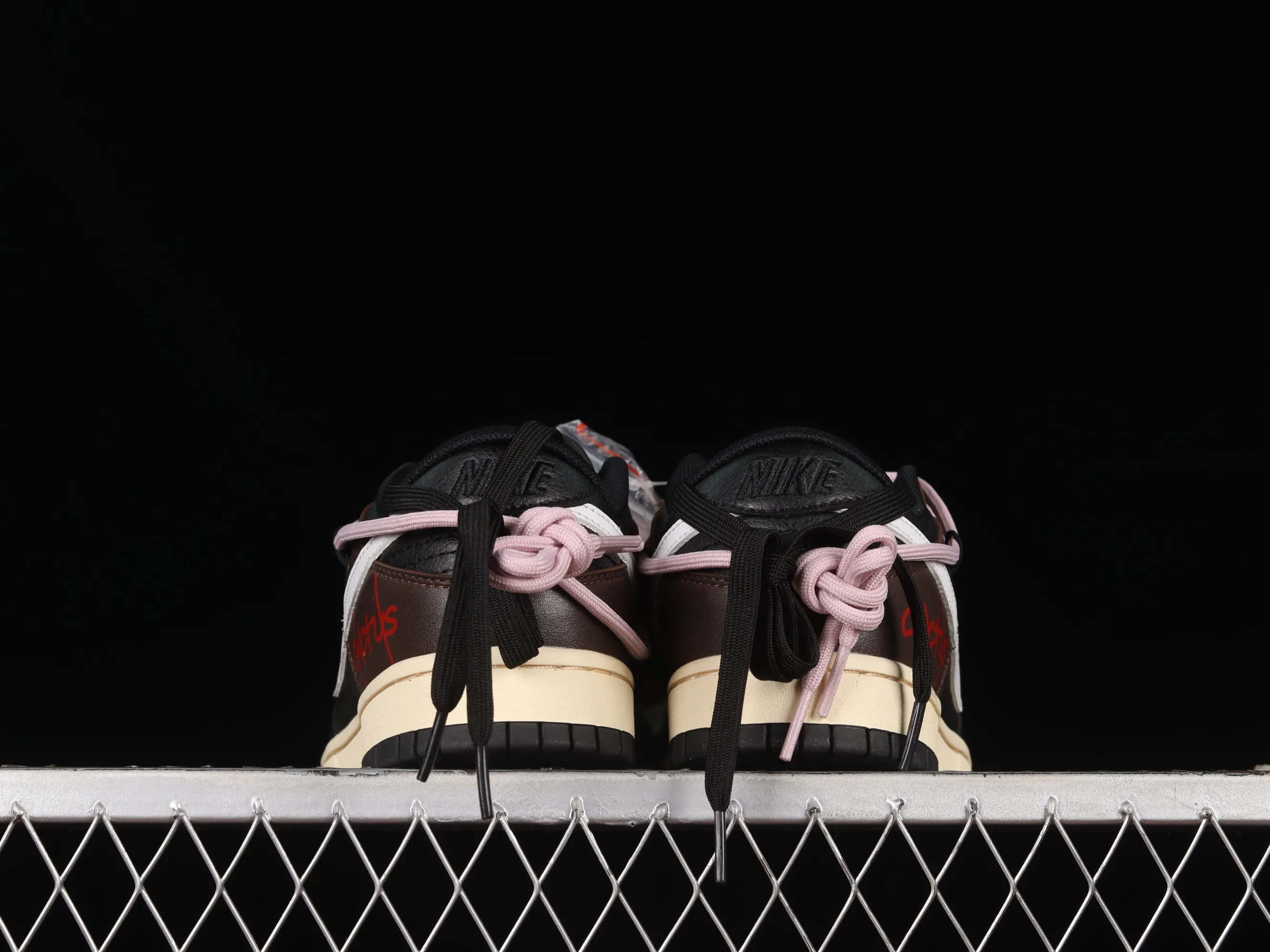 All categories Nk SB Dunk series Nk SB Dunk Low low-top sneakers Nk Dunk Low dip-dyed black customized version of deconstructed strap casual sneakers DJ6188-002
